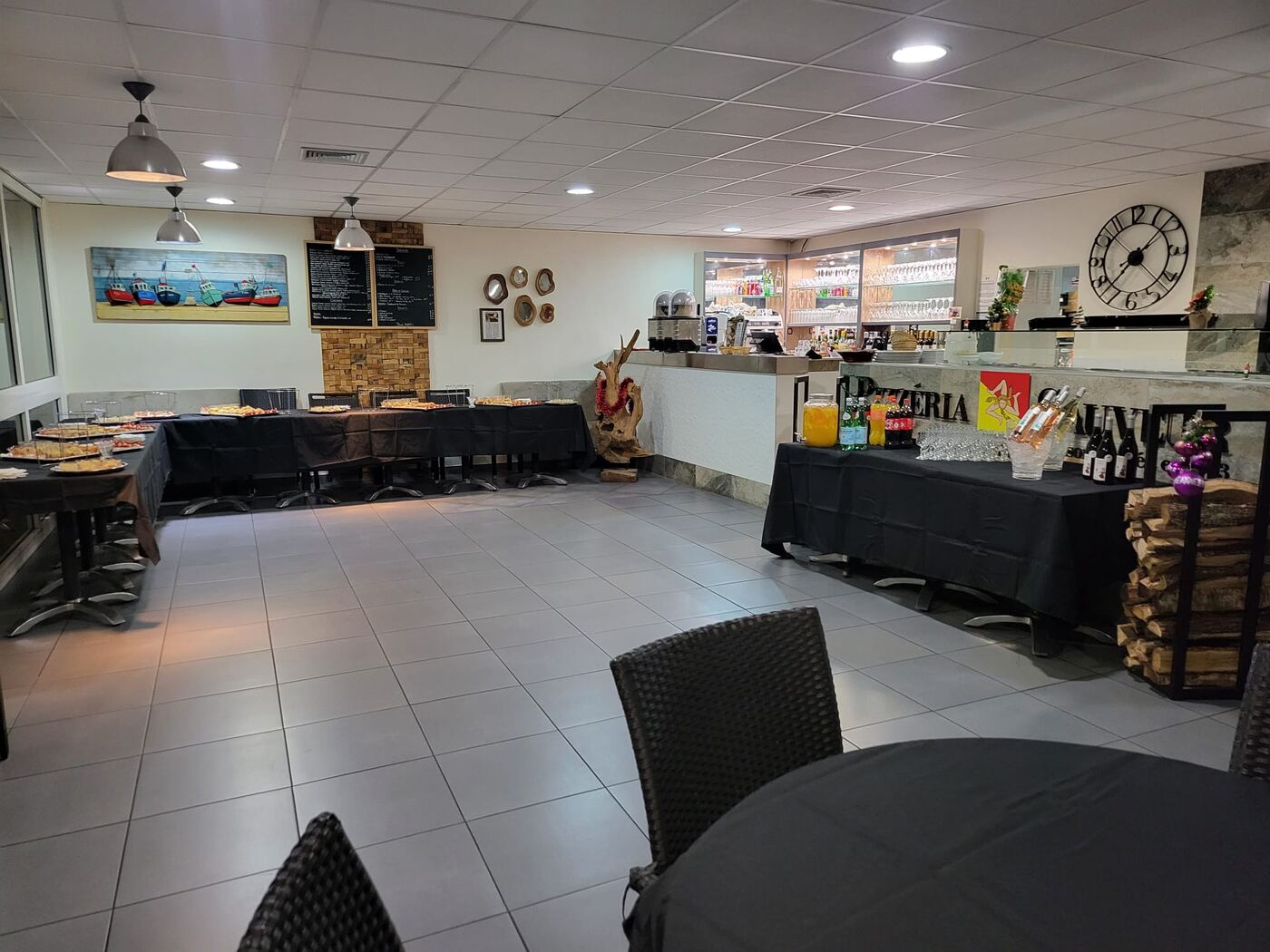 Salle privatisée, vue d'ensemble